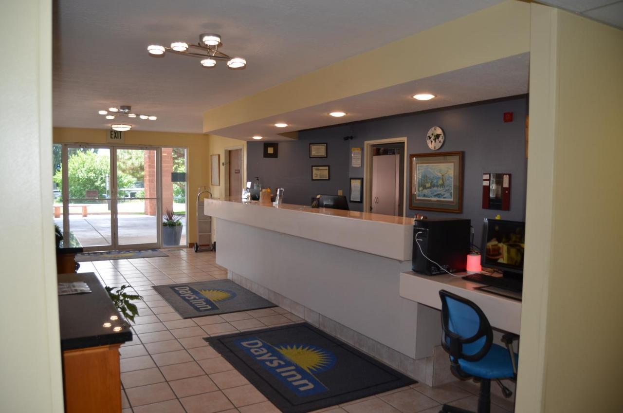Days Inn By Wyndham Capitol Reef Torrey Exteriör bild